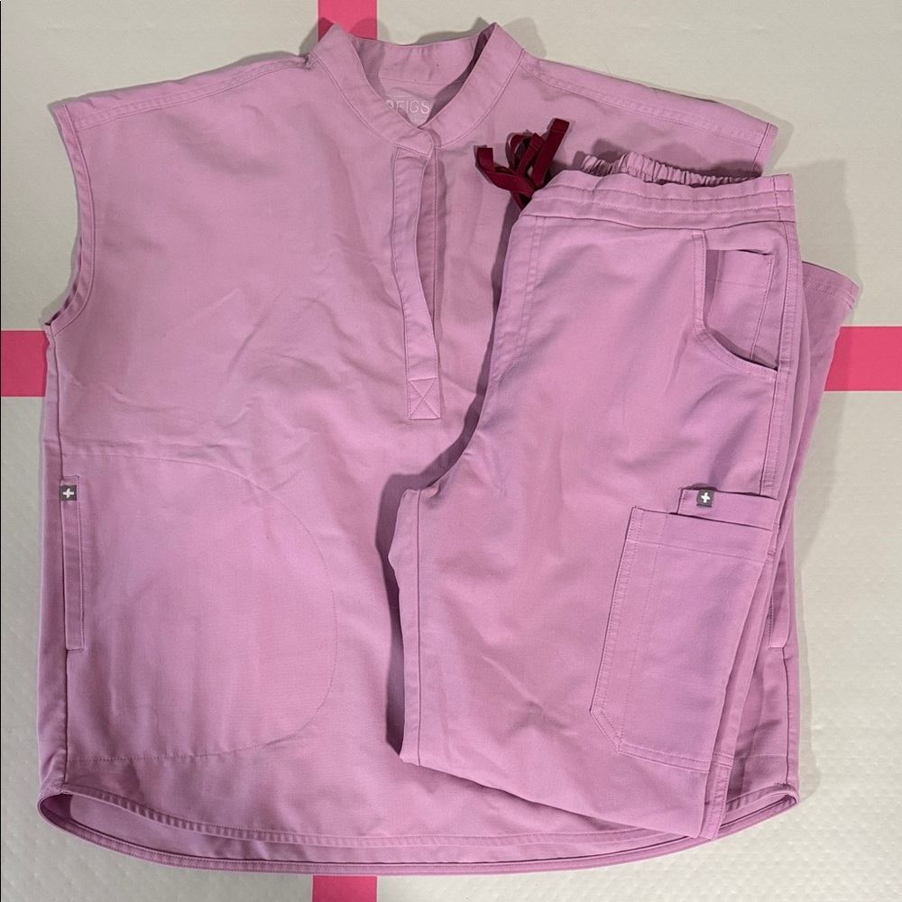 Fig’s dusk scrub set